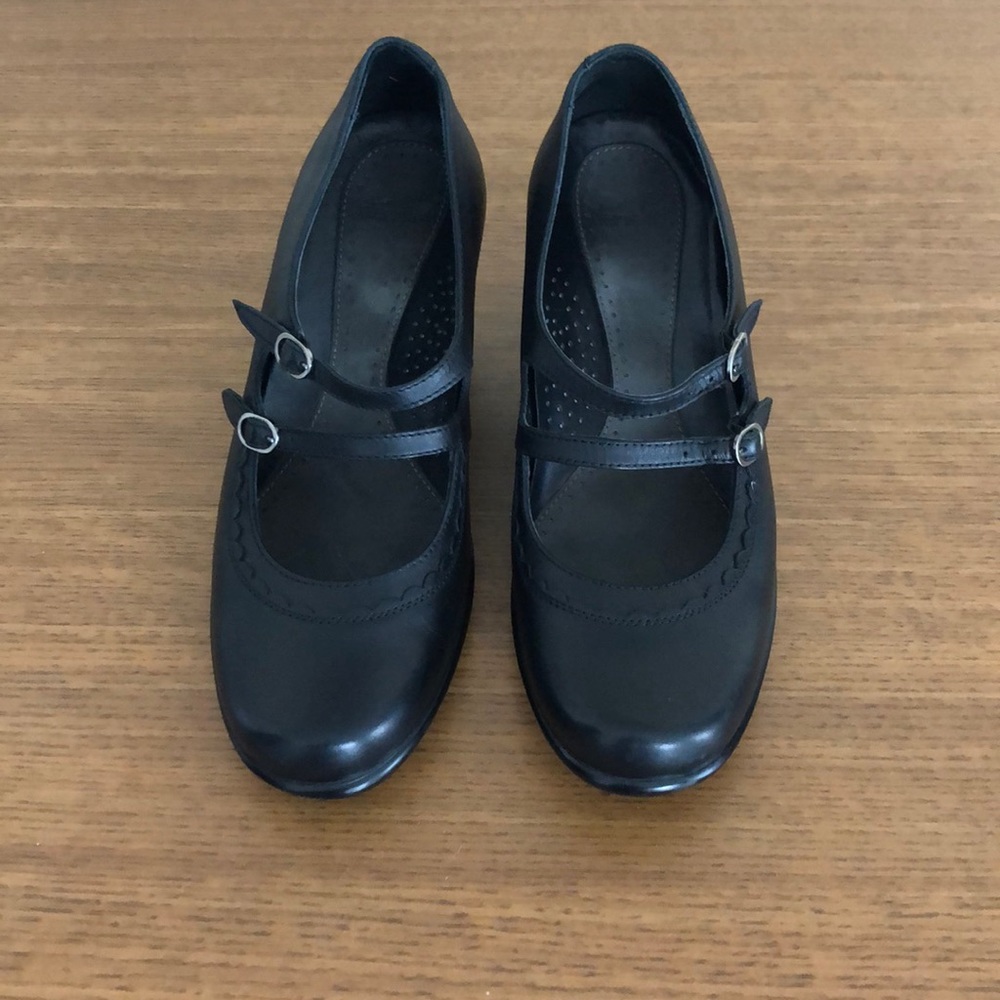 Dansko black mary jane shoes